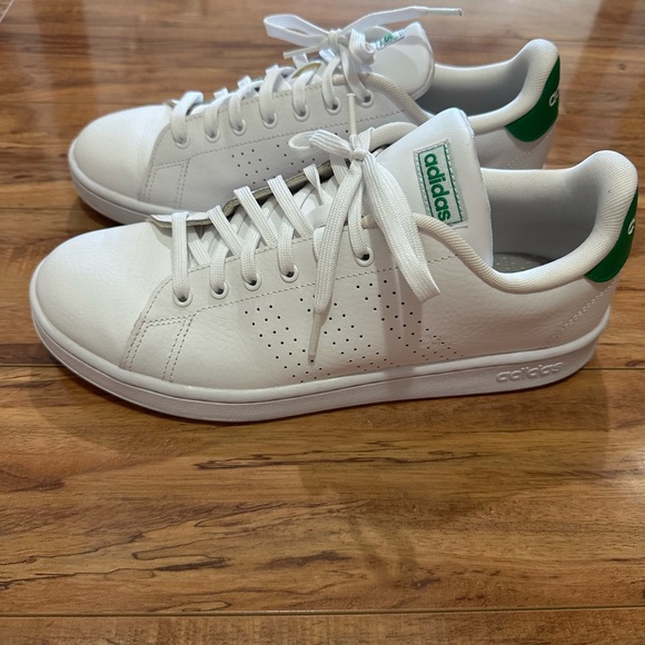 NWOT Adidas Classic White and Green Shoes - Picture 8 of 9